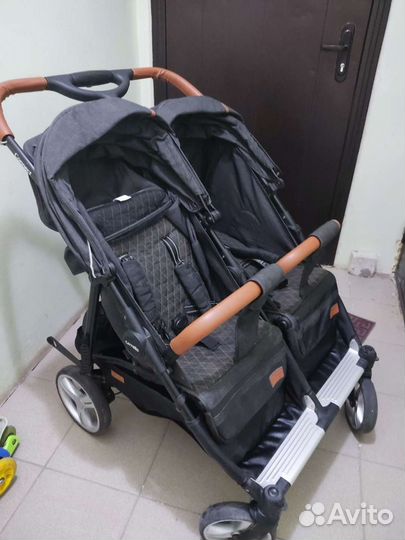 Прогулочная коляска для двойни