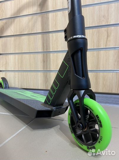 Трюковой самокат Hipe H10