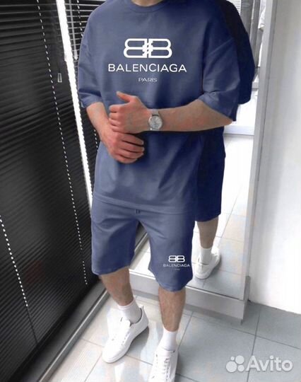 Спортивный костюм Balenciaga шорты и футболка