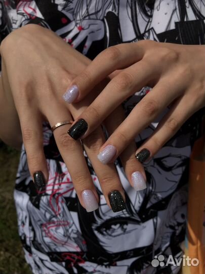 Модель на маникюр