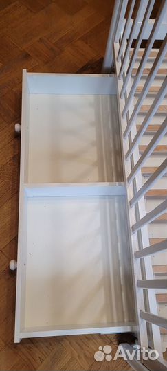 Детская кроватка с поперечным маятником