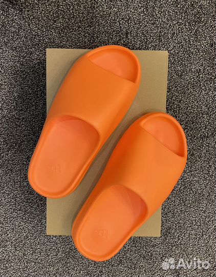 Тапки adidas yeezy slide