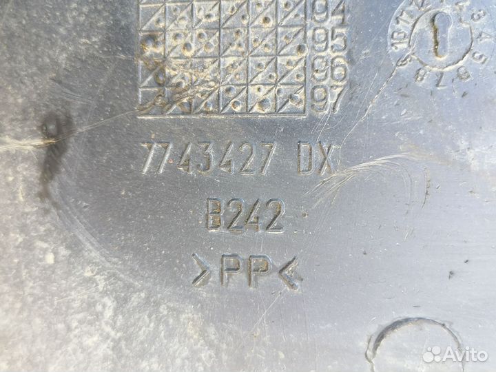 Подкрылок внутренний прав.Fiat Punto 1 176 1993-99