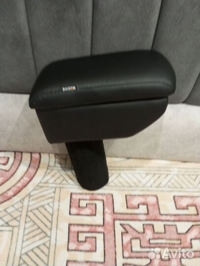 Подлокотник на renault duster