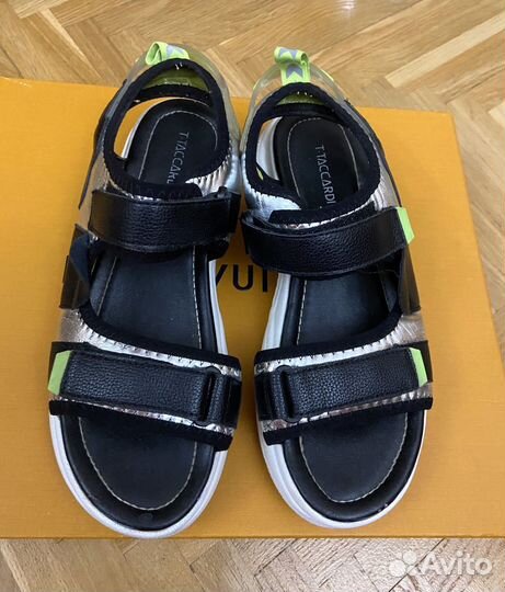 Сандали женские Tacardi