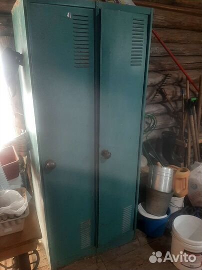 Шкаф металлический для одежды бу