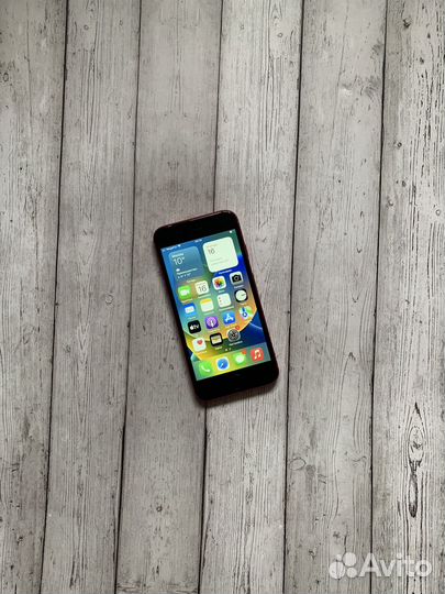 iPhone 8, 64 ГБ