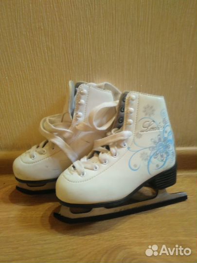 Продам коньки для девочки 30 р-р