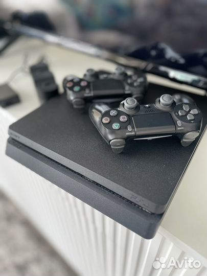 Игровая приставка ps4 slim
