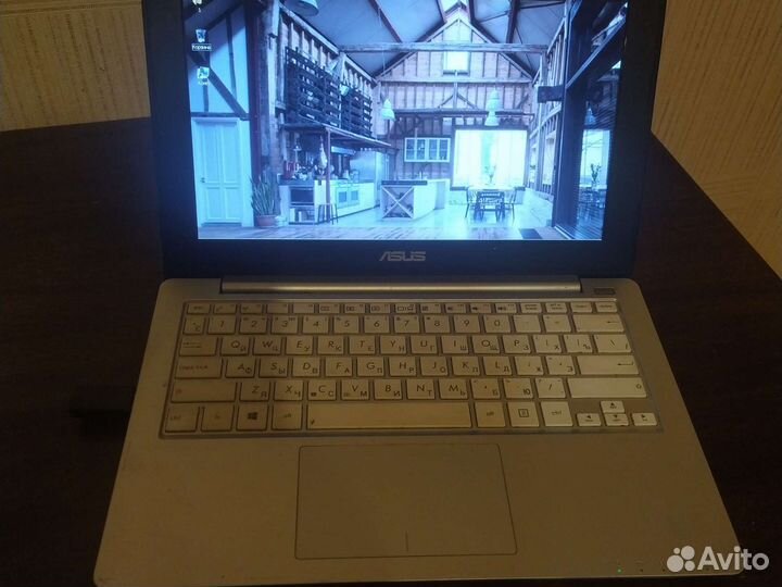 Ноутбук asus x201e