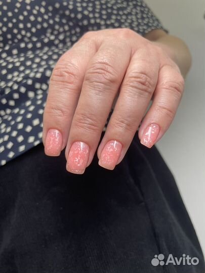 Модель на маникюр