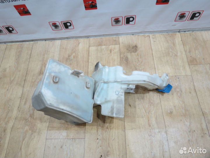 Бачок омывателя Volkswagen Passat B6