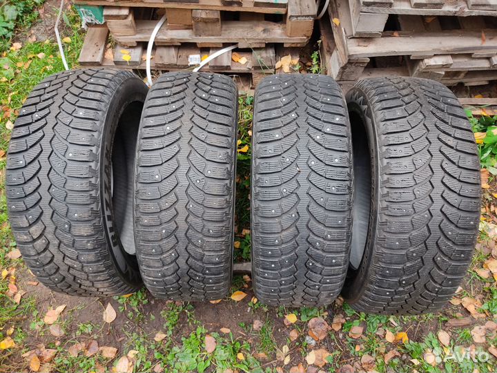 Bridgestone Blizzak Spike-01 235/55 R18