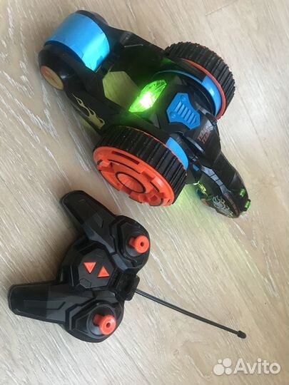 Hotweels трюковая машинка-перевертыш