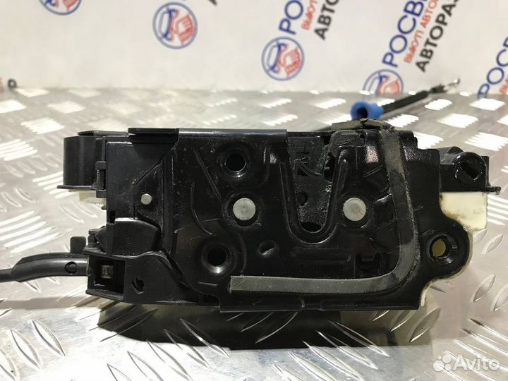 Замок двери Volkswagen Passat CC