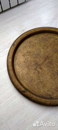 Поднос бронзовый из Египта