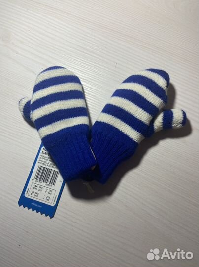 Варежки Adidas новые для ребенка