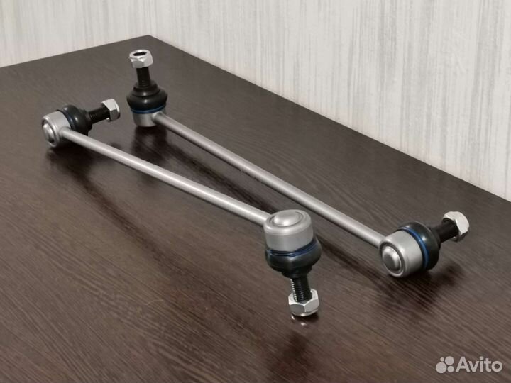 Стойки стабилизатора передние Skoda Octavia A5, VW