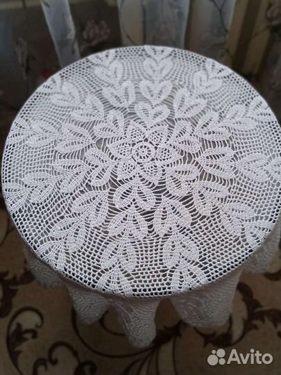 Скатерть ручной вязки