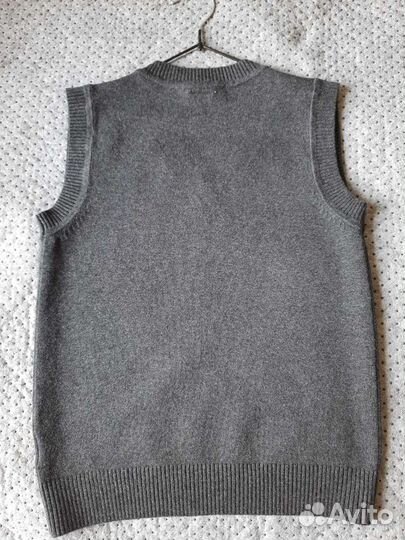 Жилет для мальчика серый новый 130,140