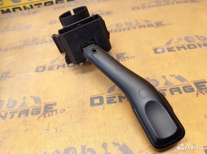 Переключатель поворотников подрулевой Golf 4 B5 A3