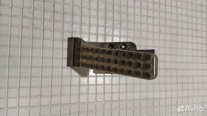 Педаль газа Mercedes C204