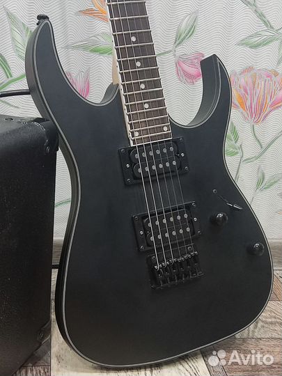 Электрогитара ibanez rg421 + комбик Marshall mg10