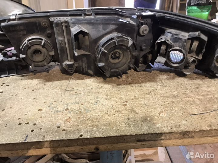 Фара правая cresta 90