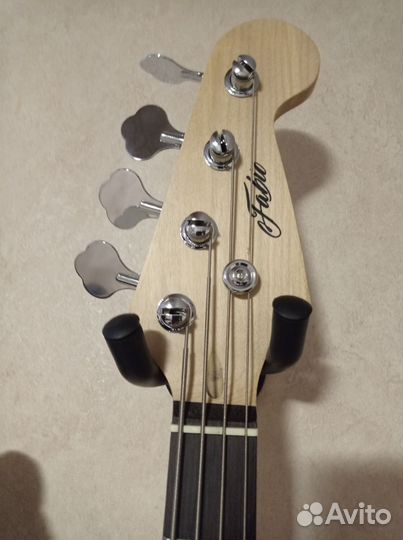 Басс гитара 4 струны Fabio