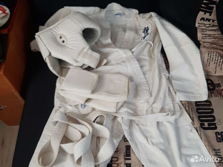 Кимоно, шлем, щитки. 150 рост