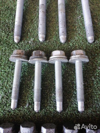 Болт подвески передний Audi A6 C6 ccea 2010