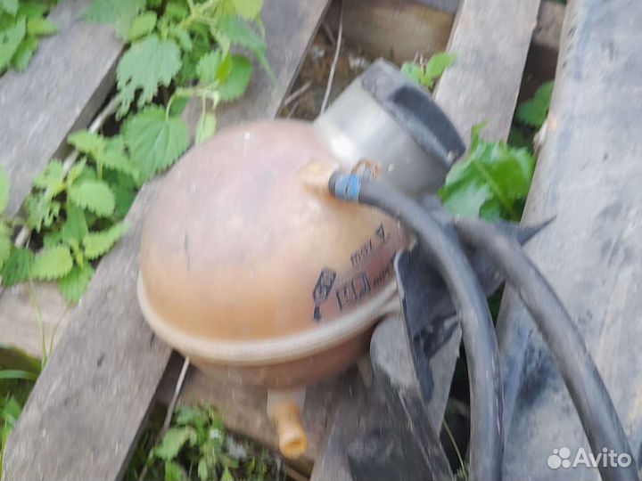 Бачок охлаждающей жидкости Форд гэлакси