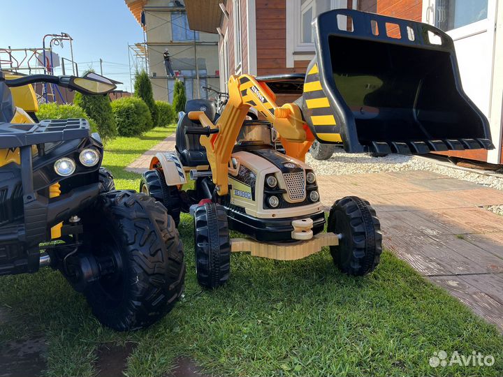 Трактор детский на аккумуляторе бу