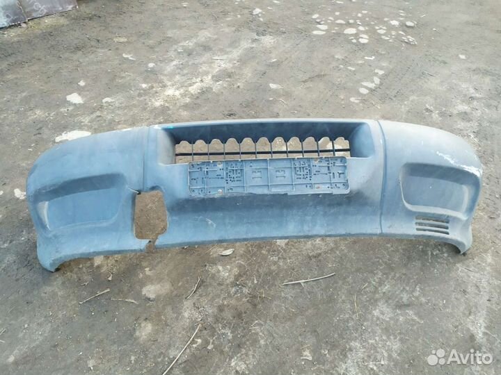 Передний бампер Iveco Daily 2005 год
