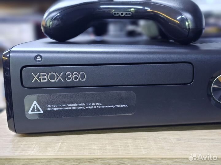 Xbox 360 Slim с играми / 2 джойстика