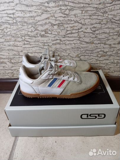 Детские футбольные бутсы 31 размер