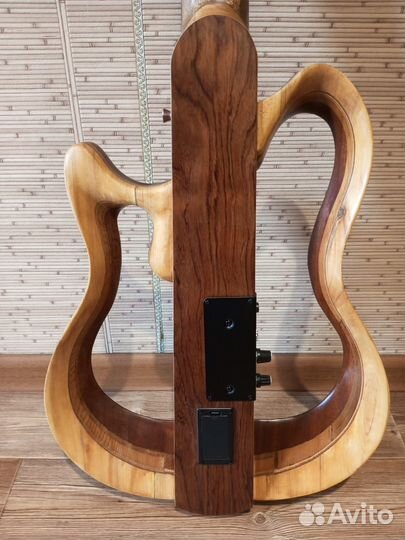 Тихая электроакустическая гитара