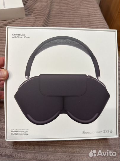 Коробка от AirPods Max