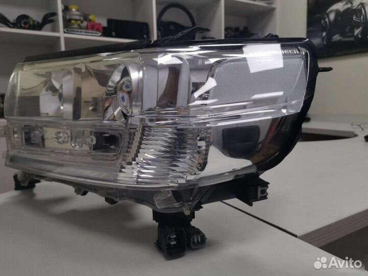 Фара левая Toyota Land Cruiser 200 2016