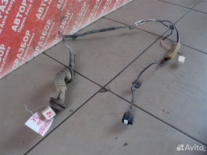 Проводка двери задняя правая Toyota Rav 4 XA20 1CD