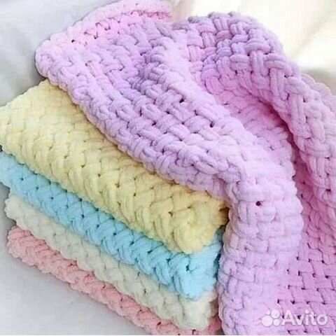 Вязаный плед ручной работы