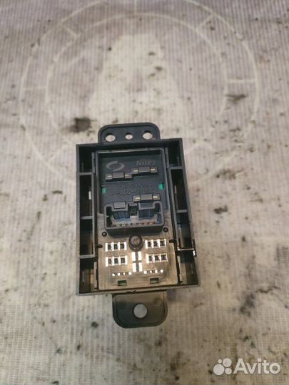 Кнопка стояночного тормоза Renault Koleos hyoc M9R