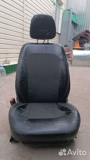 Кресло на гранту