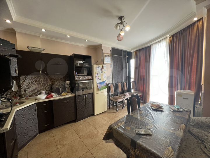 2-к. квартира, 64 м², 6/8 эт.