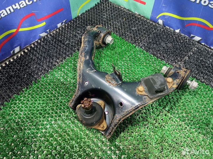 Рычаг передний верхний правый Mitsubishi Pajero Sp