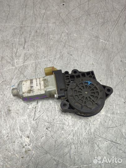 Моторчик стеклоподъемника правый Kia Cerato