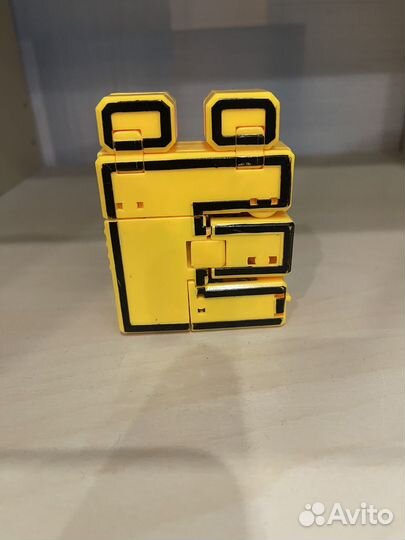 Буква-робот Ё