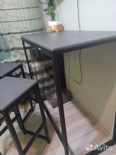 Кухонный стол и стулья комплект