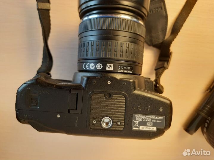 Зеркалка Olympus e420 + два объектива