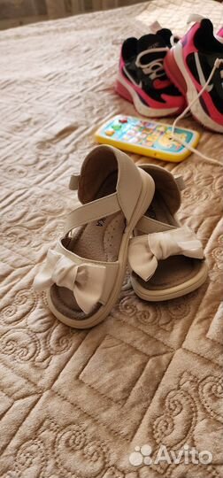Босоножки для девочки 24